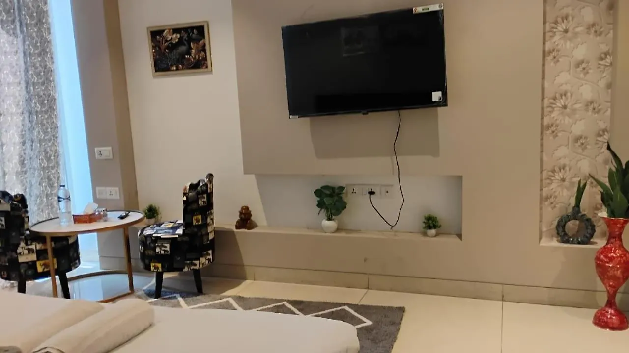 High Rise Apartment グルガウン