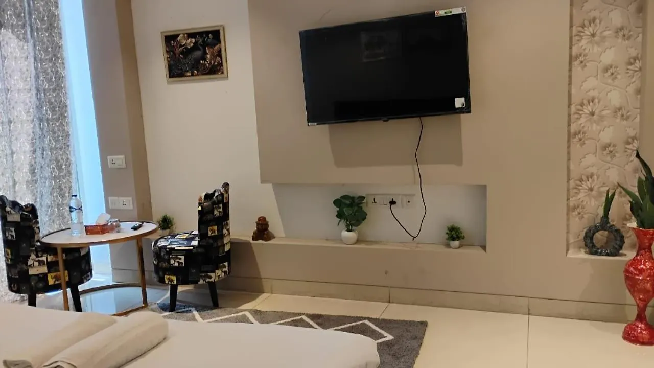 High Rise Apartment Γκουργκάον 0*,  Ινδία