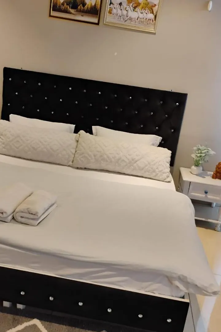 High Rise Apartment Γκουργκάον